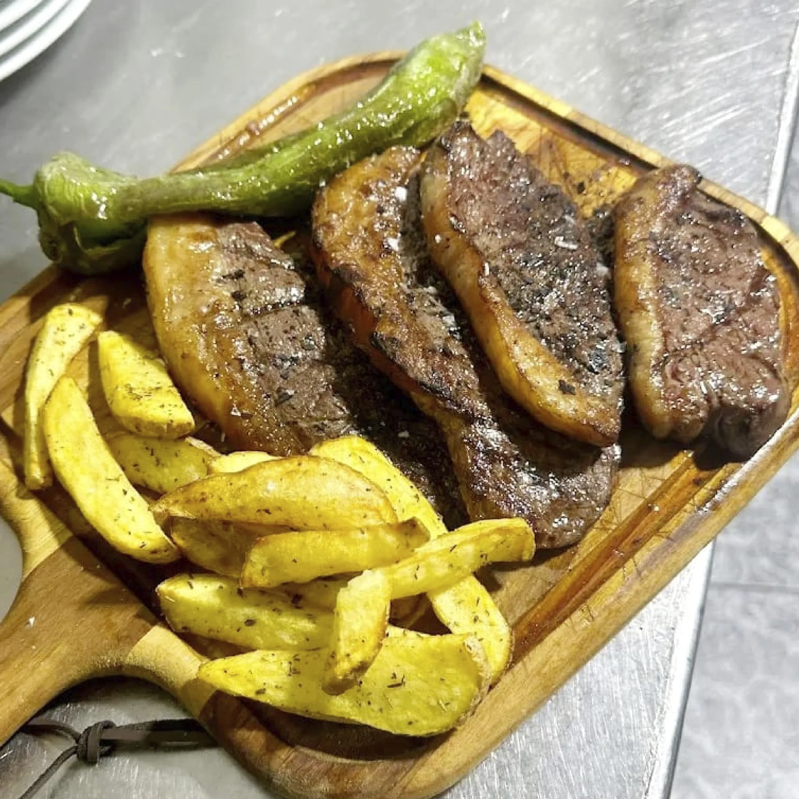 Chuletas con patatas Teyma